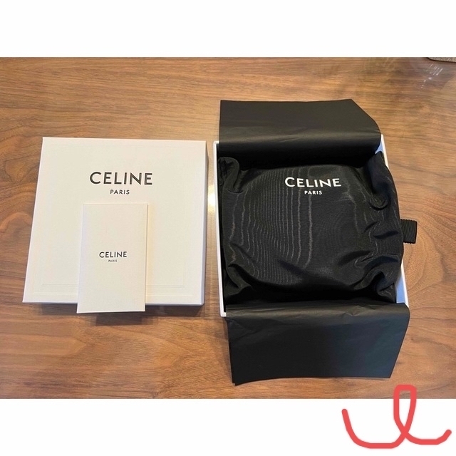 celine(セリーヌ)のCELINE セリーヌ　ミニトリオンフ　シャイニーカーフスキン レディースのバッグ(ショルダーバッグ)の商品写真
