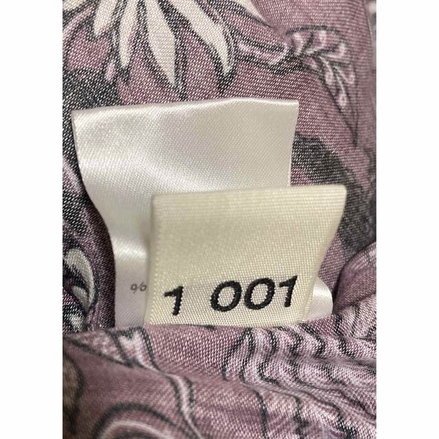 1 001(イチゼロゼロイチ)の【新品未使用】1 001 フラミンゴ柄パンツ レディースのパンツ(カジュアルパンツ)の商品写真