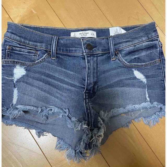 Abercrombie&Fitch(アバクロンビーアンドフィッチ)の美品|アバクロ　Abercrombie&Fitch　ショートパンツ　デニム レディースのパンツ(ショートパンツ)の商品写真