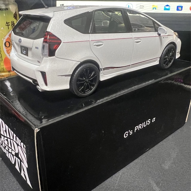 1/30 トヨタ プリウスG's PRIUS αカラーサンプル ミニカー