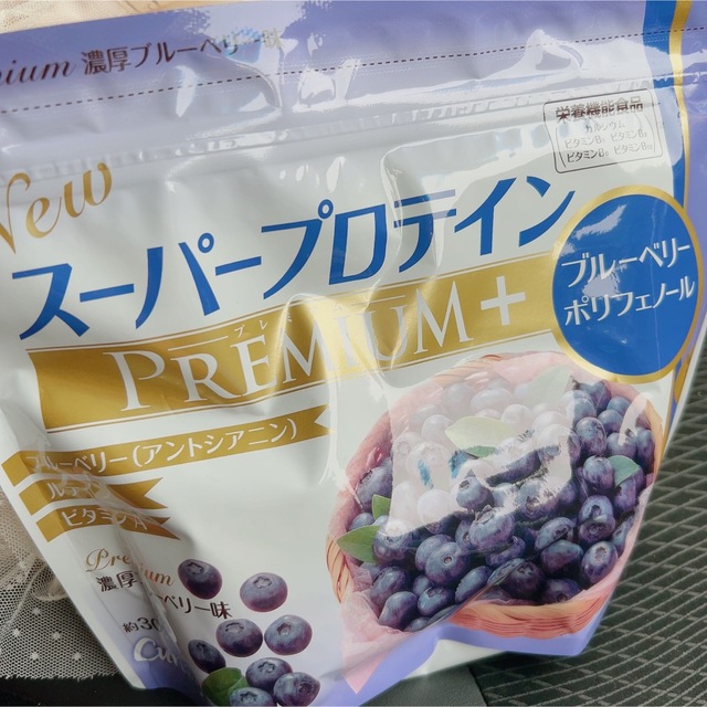 【即購入⭕️】カーブス プロテイン プレミアム ブルーベリーポリフェノール 食品/飲料/酒の健康食品(プロテイン)の商品写真