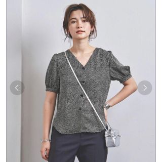 ユナイテッドアローズ(UNITED ARROWS)のUNITED ARROWS UBCS Vネック パフスリーブブラウス†◆ (シャツ/ブラウス(半袖/袖なし))