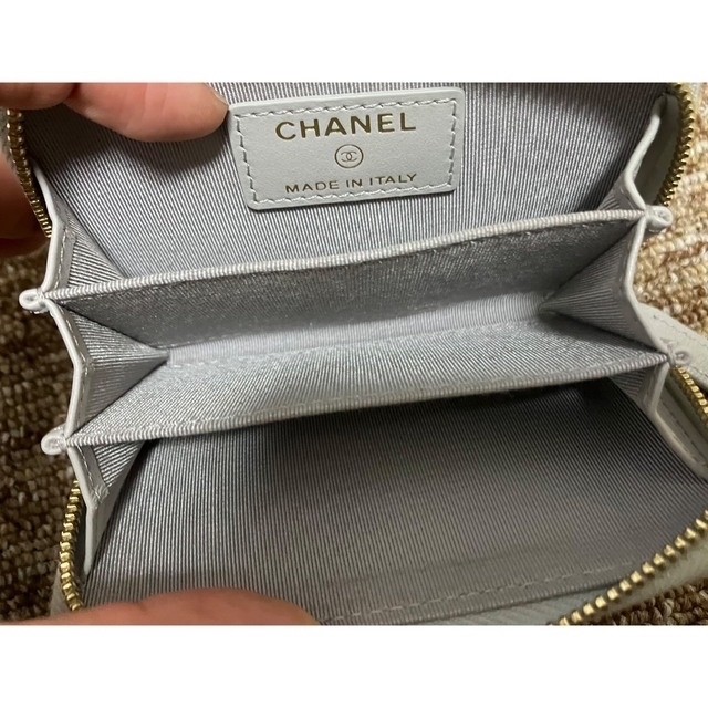 CHANEL(シャネル)のシャネル　コインケース　グレー　ミニ財布　キャビアスキン レディースのファッション小物(コインケース)の商品写真