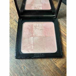 ボビイブラウン(BOBBI BROWN)の専用ボビィブラウン ブライトニングブリック04トーニー(フェイスパウダー)