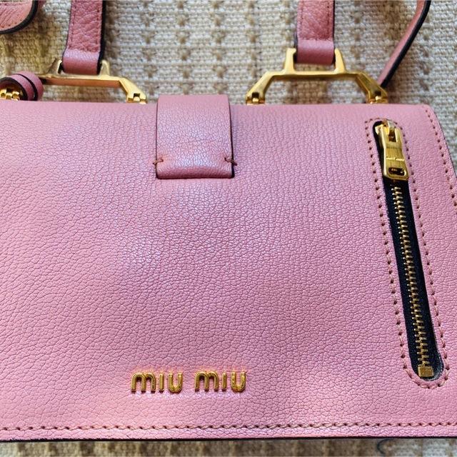 miumiu(ミュウミュウ)の【美品】MiuMiuバッグ レディースのバッグ(ショルダーバッグ)の商品写真