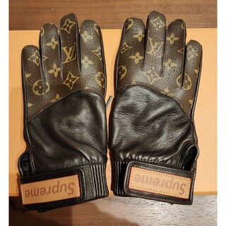Louis Vuitton Brown Supreme Gloves 