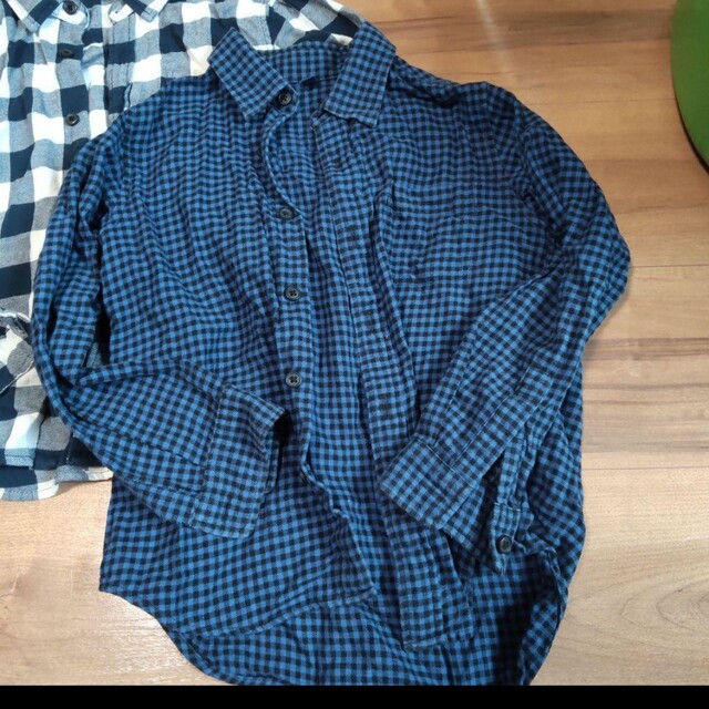 UNIQLO(ユニクロ)のユニクロ UNIQLOネルシャツ２枚 サイズ120 キッズ/ベビー/マタニティのキッズ服男の子用(90cm~)(ブラウス)の商品写真