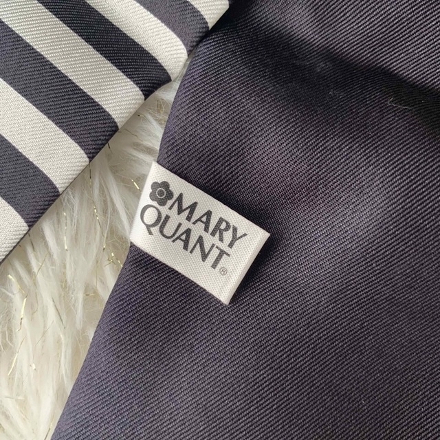 MARY QUANT(マリークワント)の【新品】MARY QUANT スカーフ ︎✿ピン付き 黒×白 レディースのファッション小物(バンダナ/スカーフ)の商品写真