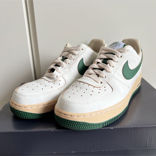 NIKE WMNS エアフォース1 Low ’ LV8 ビンテージグリーン