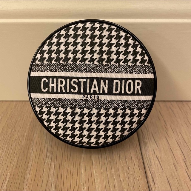 Dior(ディオール)のDior クッションファンデ コスメ/美容のベースメイク/化粧品(ファンデーション)の商品写真