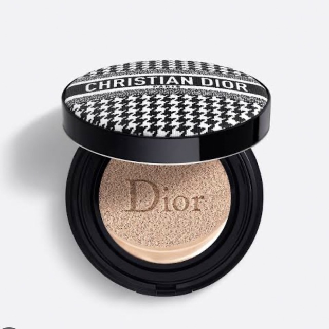 Dior(ディオール)のDior クッションファンデ コスメ/美容のベースメイク/化粧品(ファンデーション)の商品写真