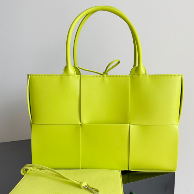 熱い販売 Bottega トートバッグ Veneta Bottega ボッテガヴェネタ 希少