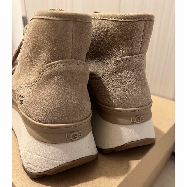 UGG(アグ)のUGGシューズスウェード23.5ベージュ レディースの靴/シューズ(ブーツ)の商品写真