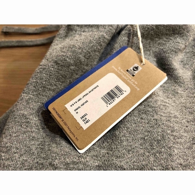 patagonia(パタゴニア)の【新品】M's P-6 Big LabelUprisal Sweatpants メンズのパンツ(その他)の商品写真