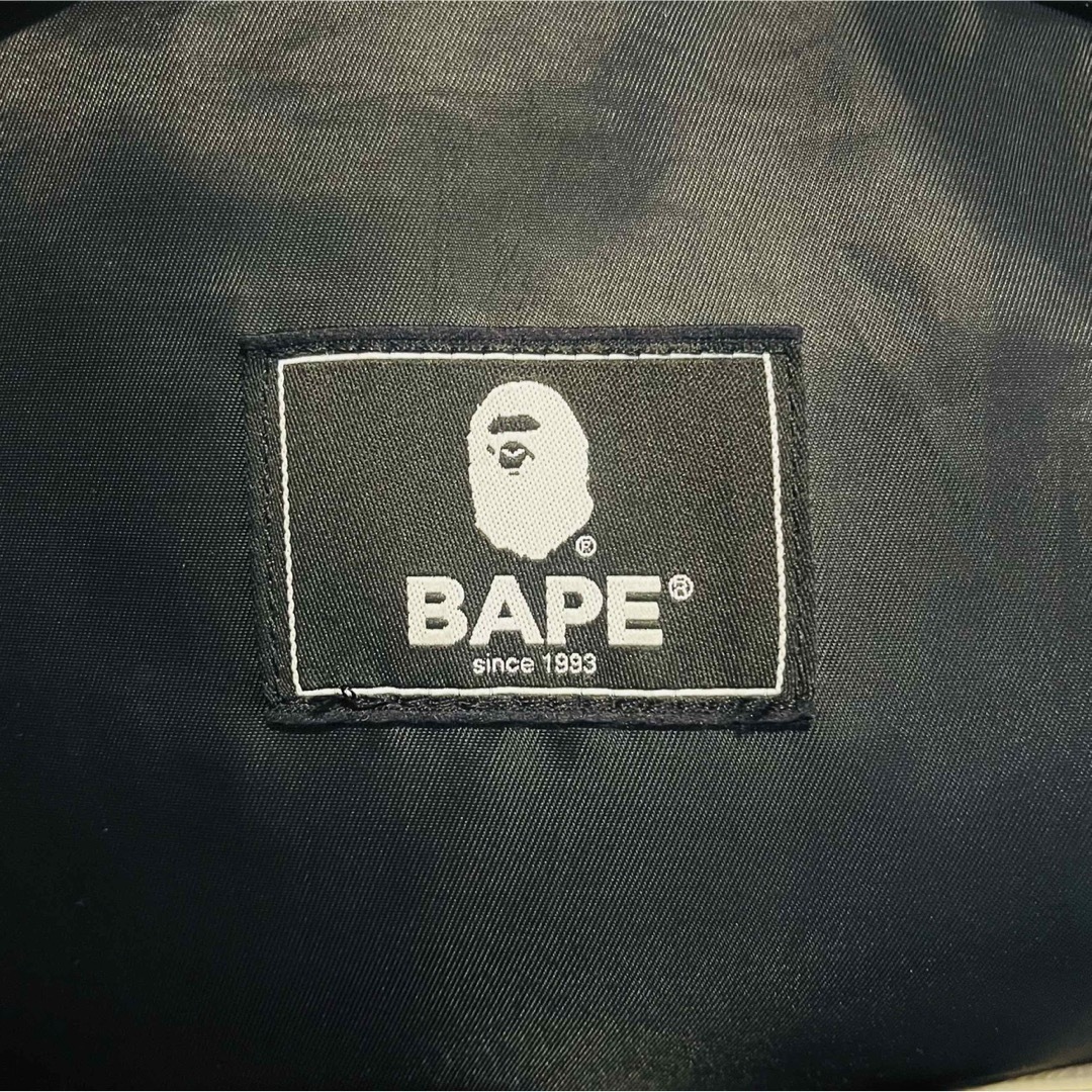 A BATHING APE(アベイシングエイプ)のA BATHING APE 1ST CAMO SHARK DAY PACK メンズのバッグ(バッグパック/リュック)の商品写真