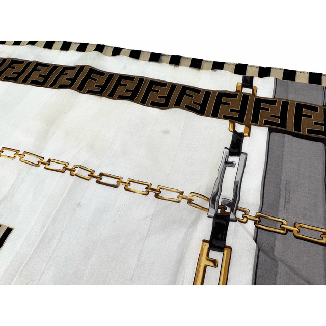 FENDI(フェンディ)のフェンディ　FENDI バンダナ　ハンカチ　スカーフ　首飾り　ズッカ　ズッキーノ レディースのファッション小物(バンダナ/スカーフ)の商品写真