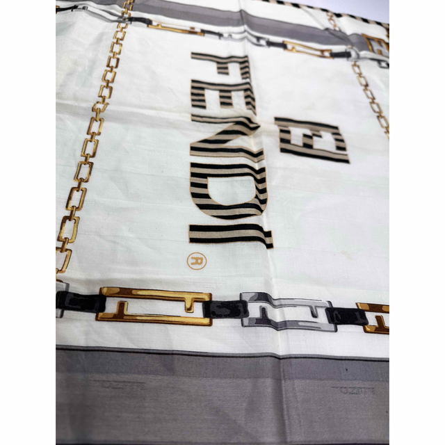 FENDI(フェンディ)のフェンディ　FENDI バンダナ　ハンカチ　スカーフ　首飾り　ズッカ　ズッキーノ レディースのファッション小物(バンダナ/スカーフ)の商品写真