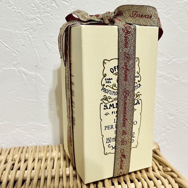 Santa Maria Novella(サンタマリアノヴェッラ)の〘サンタ・マリア・ノヴェッラ〙 ボディミルク コスメ/美容のボディケア(ボディローション/ミルク)の商品写真