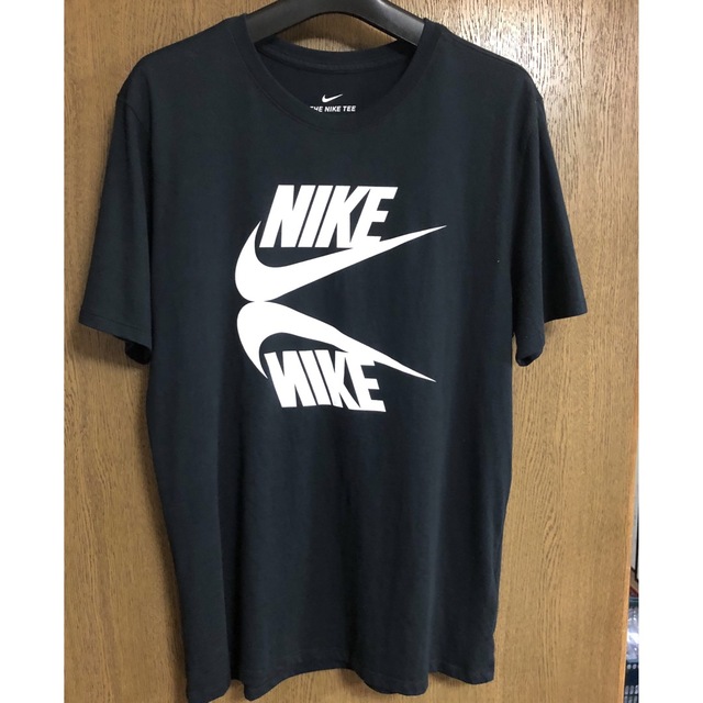 NIKE(ナイキ)のナイキ　限定Tシャツ　黒　XLサイズ メンズのトップス(Tシャツ/カットソー(半袖/袖なし))の商品写真