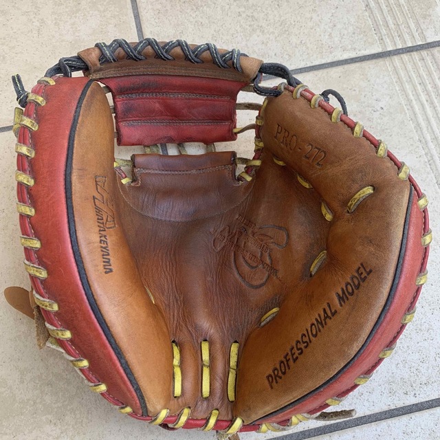 ハタケヤマグローブ スポーツ/アウトドアの野球(グローブ)の商品写真