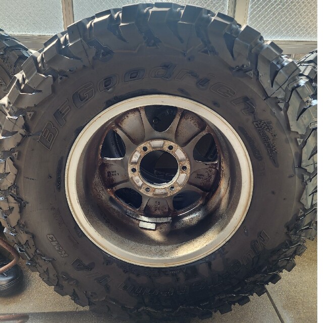 BFGoodrich KM3 285/75R16 ホイールセット 自動車/バイクの自動車(タイヤ・ホイールセット)の商品写真