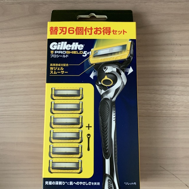 Gillette(ジレット)の【お値下げ中】ジレットプロシールド　本体・替刃6個付き コスメ/美容のシェービング(カミソリ)の商品写真