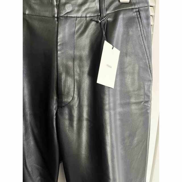 stein(シュタイン)のstein(シュタイン)/FAKE LEATHER TROUSERS メンズのパンツ(スラックス)の商品写真