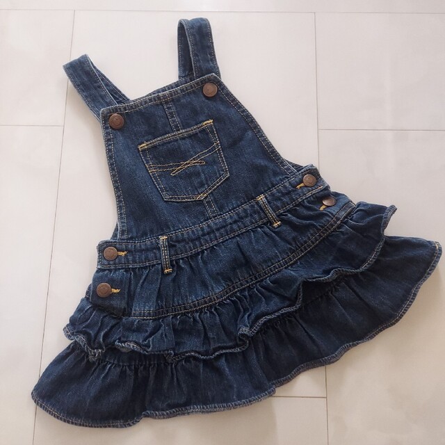 babyGAP(ベビーギャップ)のデニムワンピース　ジャンパースカート キッズ/ベビー/マタニティのキッズ服女の子用(90cm~)(ワンピース)の商品写真