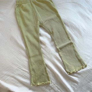 新品未使用 フレアパンツ ピスタチオグリーン＊100(パンツ/スパッツ)