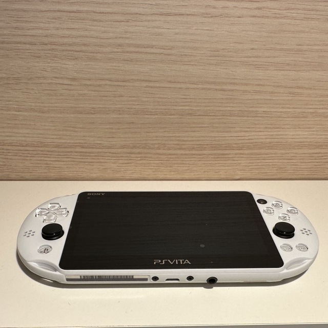 PlayStation®Vita（PCH-2000シリーズ） Wi-Fiモデル