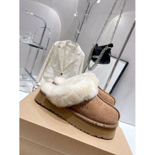 UGG - ラグジュアリーUGGリアルムートンモカシンの通販 by Moomin