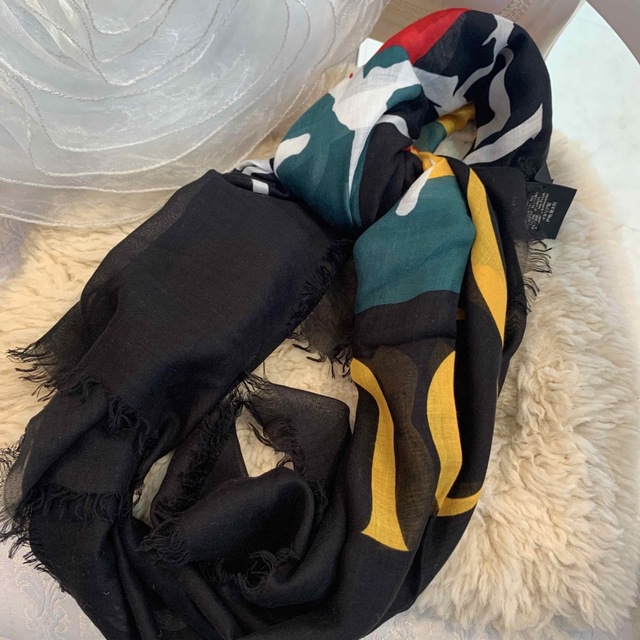 ☆美品☆GUCCI グッチ ココキャピタン 大判ストール ブラックxマルチ