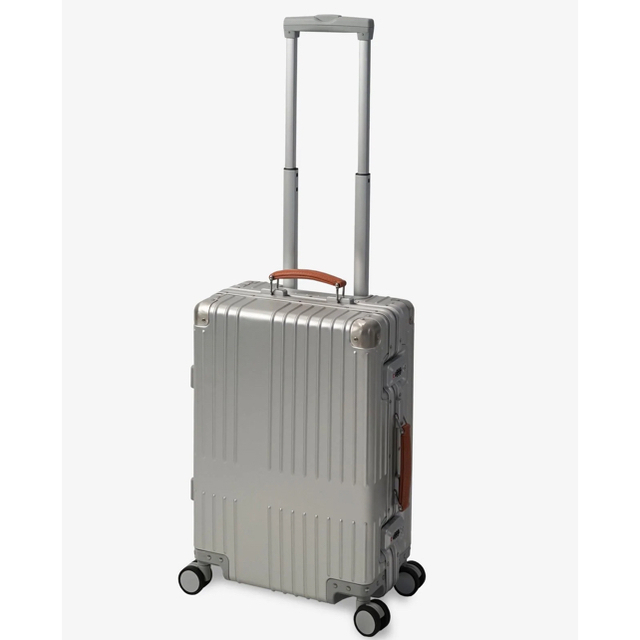 新品未使用品イノベーター　スターリングシルバー　スーツケース　36L | フリマアプリ ラクマ