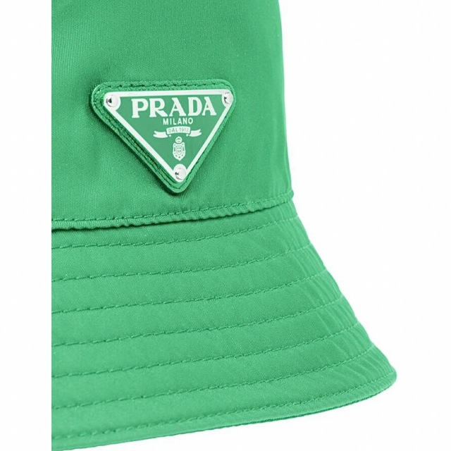 カラーグリーンPRADA RE-NYLON BUCKET HAT GREEN “XXLサイズ”