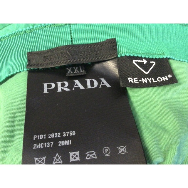 PRADA(プラダ)のPRADA RE-NYLON BUCKET HAT GREEN “XXLサイズ” メンズの帽子(ハット)の商品写真