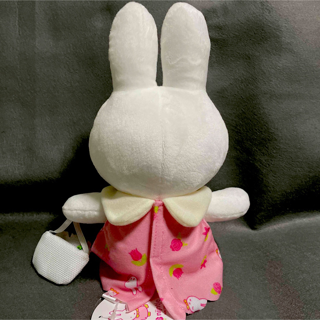 miffy(ミッフィー)の【匿名配送】フラワーナインチェ☆ハウステンボス限定2023春新作 エンタメ/ホビーのおもちゃ/ぬいぐるみ(ぬいぐるみ)の商品写真