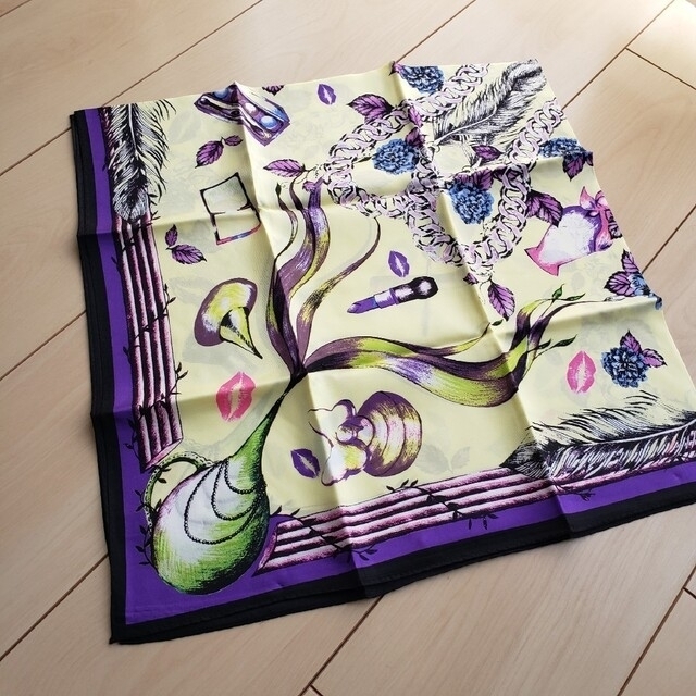 シルク100％スカーフ２枚 レディースのファッション小物(バンダナ/スカーフ)の商品写真