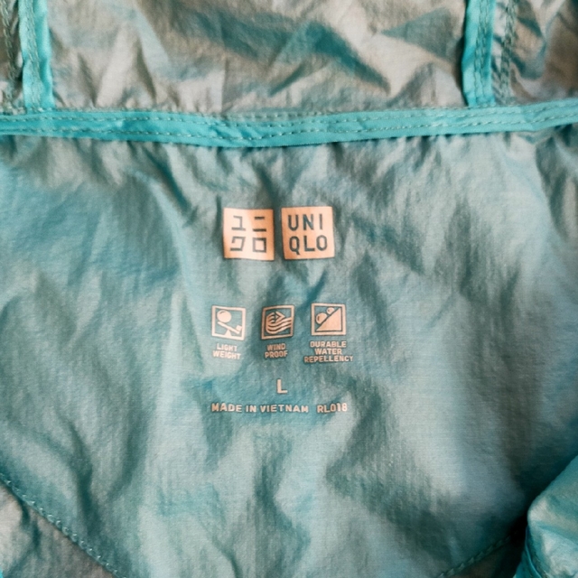 UNIQLO(ユニクロ)のユニクロ　ポケッタブルウィンドブレーカー　メンズL メンズのジャケット/アウター(ナイロンジャケット)の商品写真