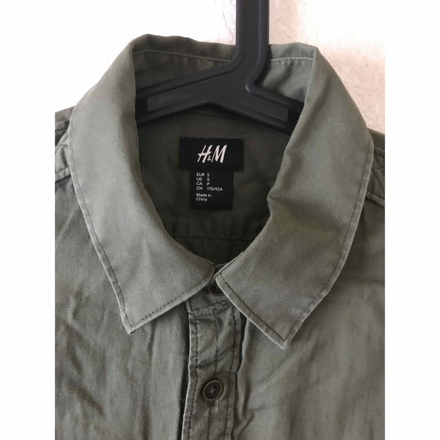 H&M(エイチアンドエム)のミリタリーシャツ メンズのトップス(シャツ)の商品写真