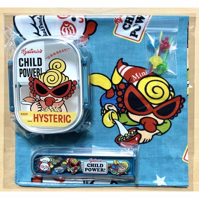 HYSTERIC MINI(ヒステリックミニ)のヒスミニ☆正規品☆新品☆ランチ☆4点セット☆お弁当箱☆フォーク☆ランチクロス インテリア/住まい/日用品のキッチン/食器(弁当用品)の商品写真