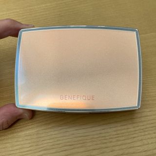 ベネフィーク(BENEFIQUE)のBENEFIQUE  ファンデーション  プリズムパウダリー  オークル10(ファンデーション)