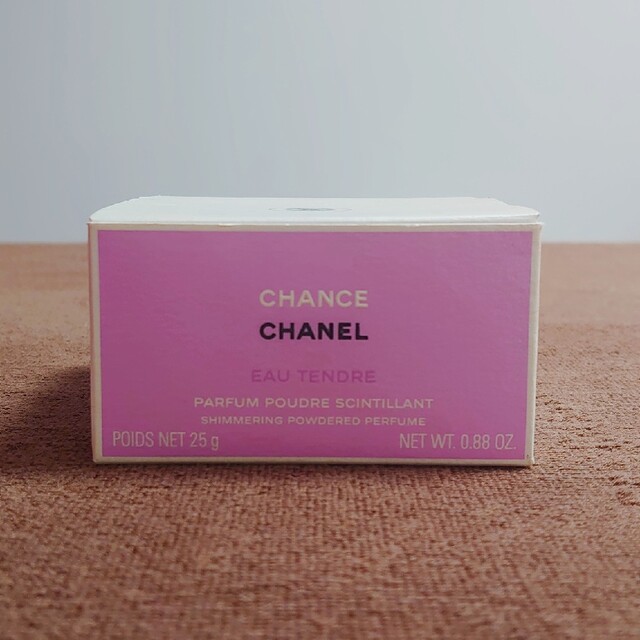 CHANEL(シャネル)の【CHANEL】CHANCE　オー タンドゥル シマリング フレグランスパウダー コスメ/美容のボディケア(ボディパウダー)の商品写真