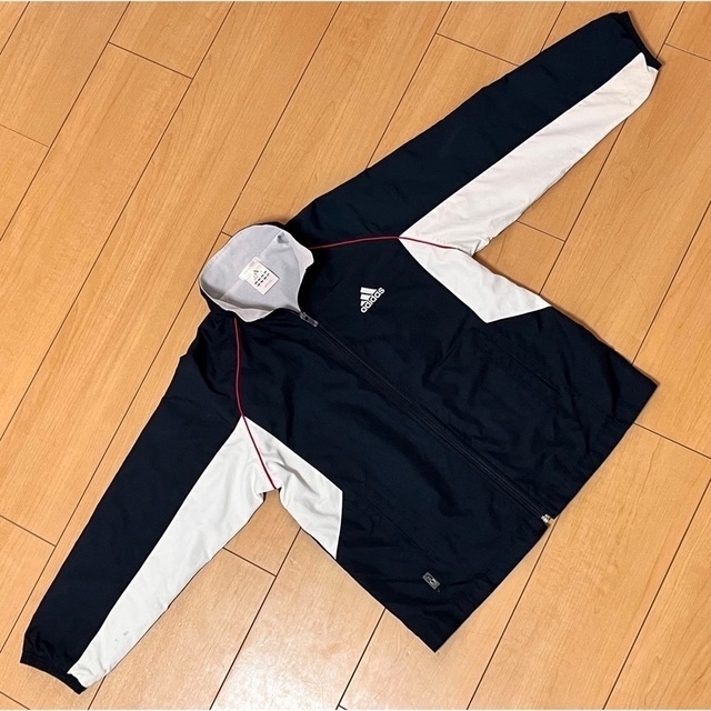 adidas(アディダス)のadidas ウインドブレーカー　130 キッズ/ベビー/マタニティのキッズ服男の子用(90cm~)(ジャケット/上着)の商品写真