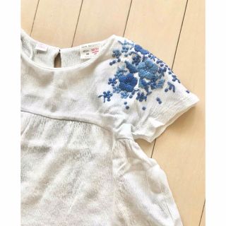 ザラキッズ(ZARA KIDS)のZARA baby 刺繍 カットソー (18-24M)(Tシャツ/カットソー)