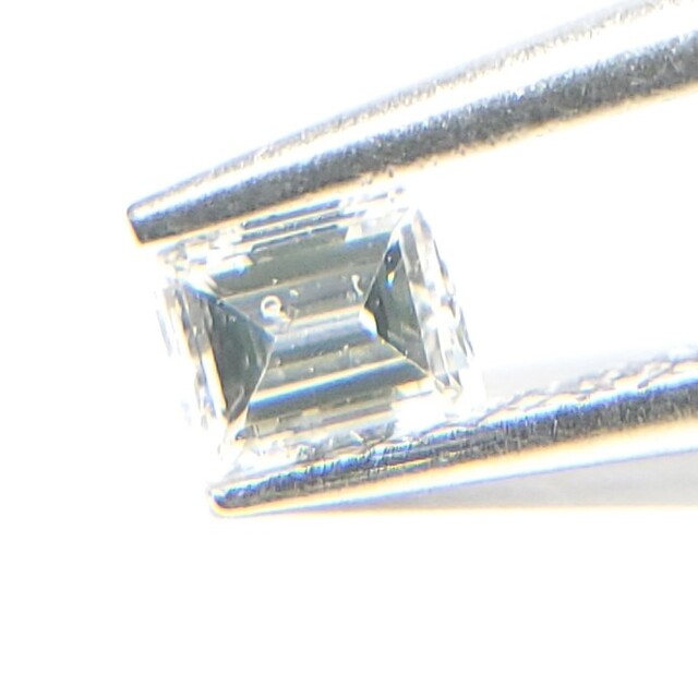 ☆バケットドカットダイヤモンドルース【 天然 】☆ 約0.37ct 透明度