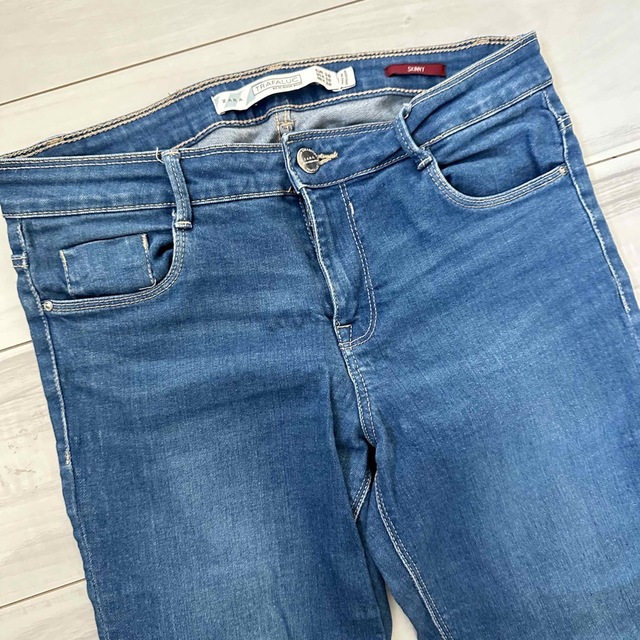 ZARA(ザラ)のZARA ザラ スキニーデニム パンツ サイズ38 レディースのパンツ(デニム/ジーンズ)の商品写真