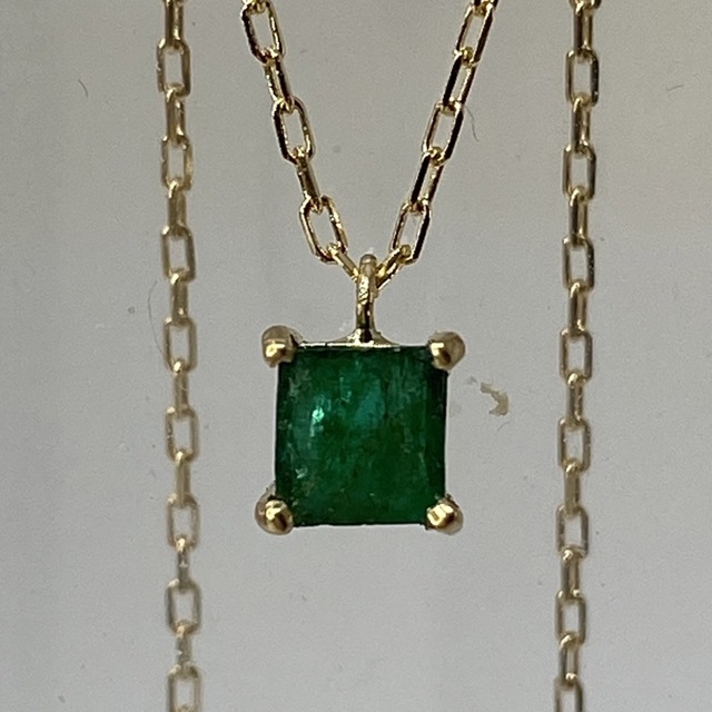 k18YG AU750 18金 天然エメラルド 0.23ct ネックレス-