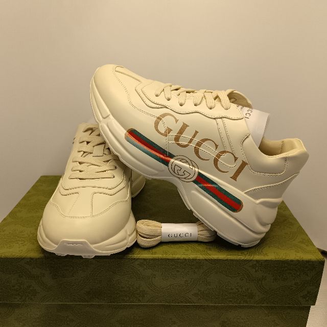 Gucci - グッチ スニーカー シューズ 靴 アイボリー ヴィンテージロゴ プリント レザー