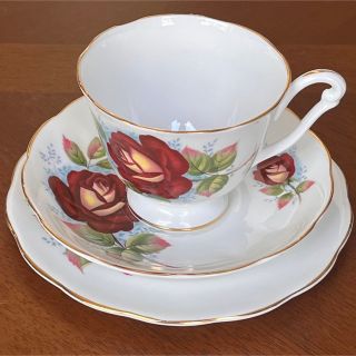 ロイヤルアルバート(ROYAL ALBERT)の【英国ビンテージ】クイーンアン★オペラ★トリオ(食器)