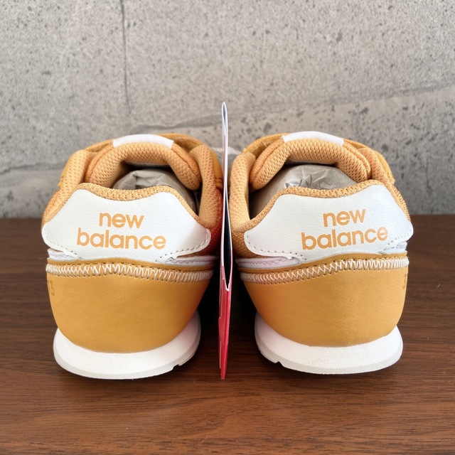 New Balance(ニューバランス)の【新品】14センチ イエロー ニューバランス スニーカー キッズ キッズ/ベビー/マタニティのベビー靴/シューズ(~14cm)(スニーカー)の商品写真